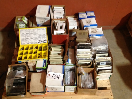 assorted wall covering plates w/case of screw's