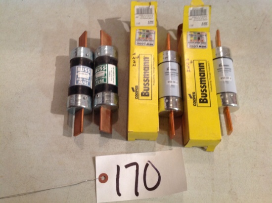 5 - Non 200 - 250 volt fuses 2 Bussmann, 3 Buss
