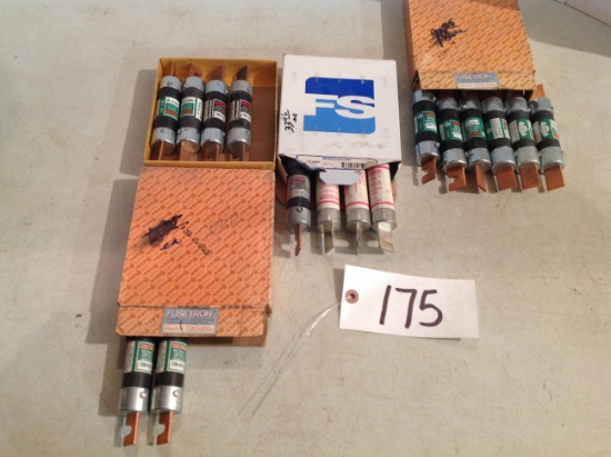 4 - 100 amp, 4 - 90 amp, 6 - 80 amp, 2 - 70 amp, all 250 volt, all timed de