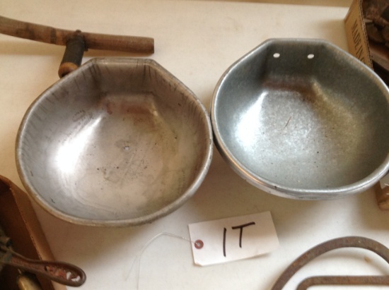 2 water cups, stainless steel and aluminum