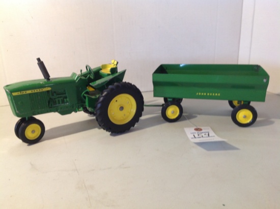 John Deere 3020 narrow front Tractor with flare box wagoon