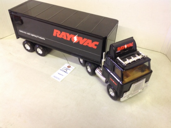 International Harvester Pressed Steel Rayovac semi & trailer mint