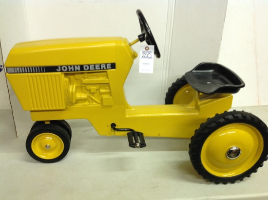 John Deere Industrial pedal tractor, Ertl, Grea condition