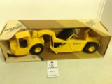 John Deere Scraper, Mint in the box, 1/16 scale