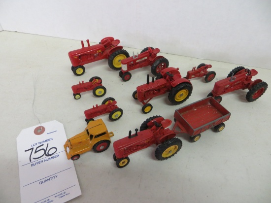 selection Minni Moe truck, Massey Harris & Farmall's
