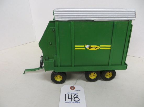 Badger custom silage wagon w/tandem axel