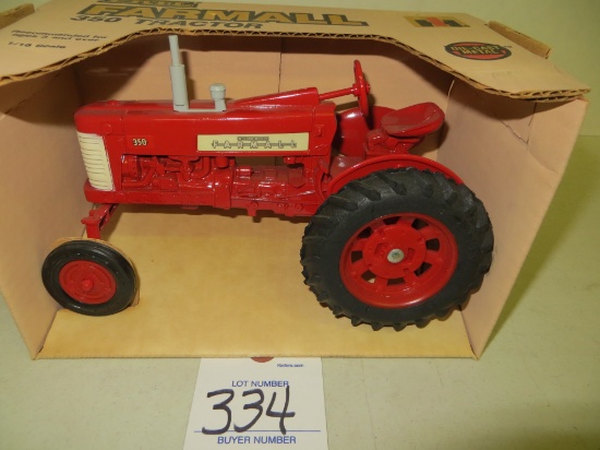 Farmall 350, Ertl, mint