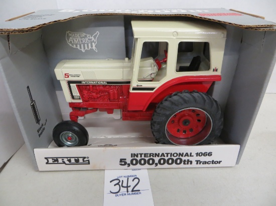 International 1066 5,000,000th tractor Special Edition 1990