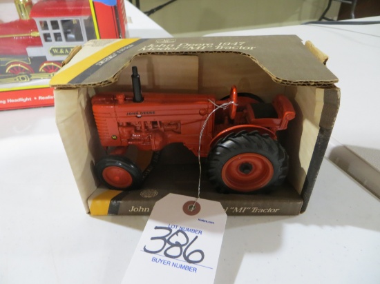 John Deere 1947 Model MI Tractor