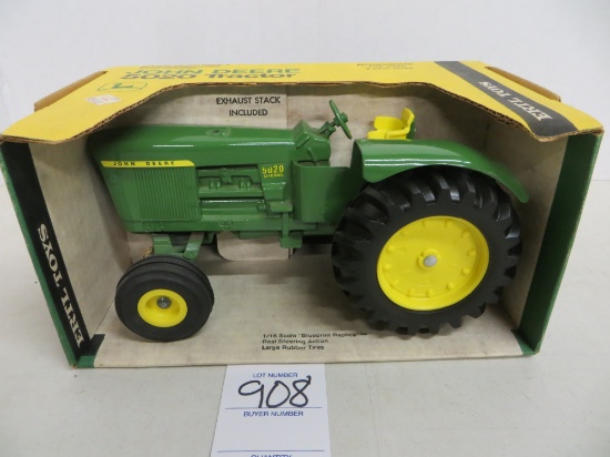 John Deere 5020 Diesel, really nice shape, 1/16 scale
