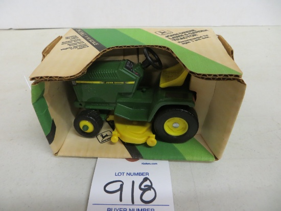 John Deere Lawn & Garden tractor, like new