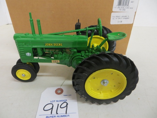 John Deere NAFB John Deere B 2010, signed Joe Ertl, Scale Models