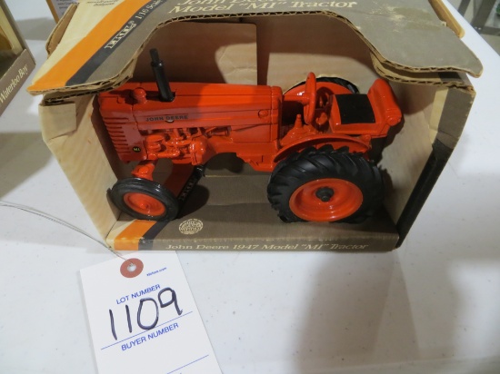 John Deere 1947 Model MI