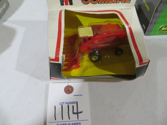 International 1520 combine 1/80 scale