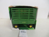 John Deere Bale Throw Wagon, mint