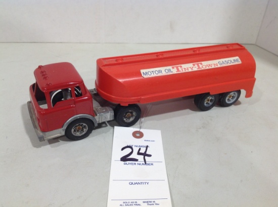 Hubley Kiddie Toy, Tiny Town Motor Oil and Gasoline, 1950