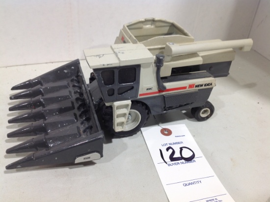 New Idea 800C combine