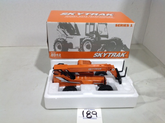 Skytrak 8042 w/telehandler 1/32 scale, Series #1