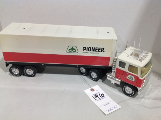 GMC semi w/enclosed trailer, Pioneer, Kneeling