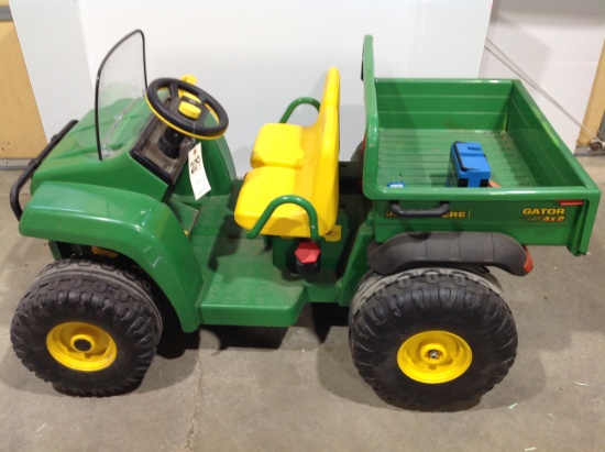 John Deere 4 x 2 Gator w/new battery & charger