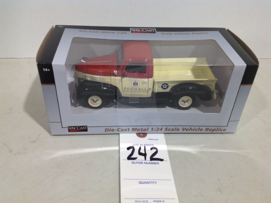 1941 Plymouth Pickup Truck "Farmall International", 1/24 scale
