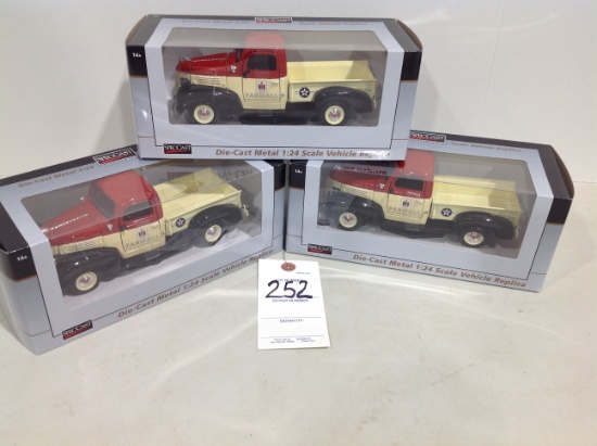 3 1941 Plymouth Pickup Truck "Farmall IH" 1/24 scale