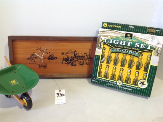 John Deere clock Special Edition 1980, light set and wheel barrel