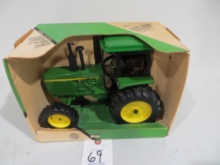 John Deere 4455 w/MFWD, Ertl 1/16 scale
