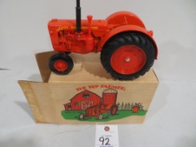Case 500 Diesel, The Toy Farmer 1985, Ertl, 1/16
