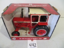 International 756 w/Hiniker Cab, Ertl 1/16 scale