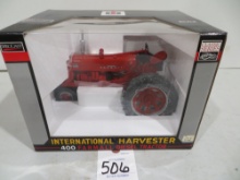 International Harvester 400 Diesel tractor, SpecCast 1/16 scale, Highly Detailed