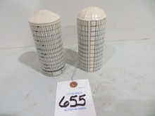 2 concrete silo's