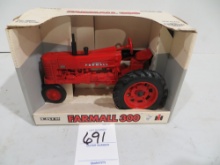 Farmall 300 w/nf, Ertl 1/16 scale