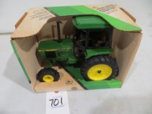 John Deere 2755 utility tractor w/mfwd Ertl 1/16