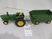 John Deere 3020 w/John Deere chopper box w/no beaters, PWC 1/16