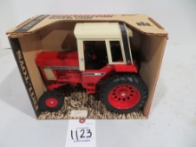 International 1086 Ertl 1/16