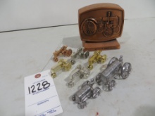 John Deere and Fordson toy items, plastic and metal