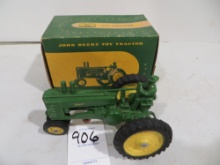 John Deere Model A Toy Tractor, Eska 1/16,