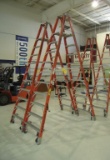 10' WARNER FIBERGLASS DOUBLE SIDED LADDER