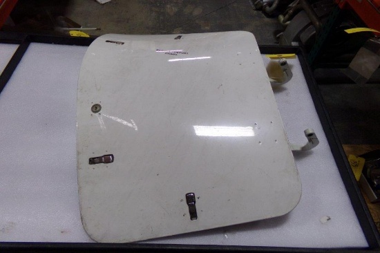 GLOBAL 5000 FUEL/DEFUEL DOOR, P/N GS323-0103-003
