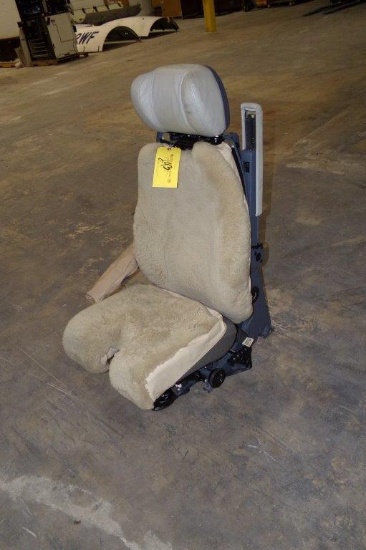 GLOBAL 5000 COCKPIT SEAT