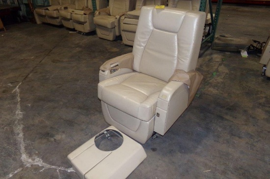 GLOBAL 5000 SINGLE SWIVEL SEAT 3ACF1107011BCAA