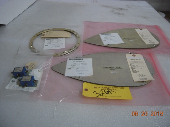 (5) ANTENNA PLATES & COUPLERS