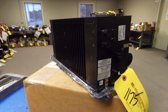 NEW RT-5000 TRANSCEIVER 400-015525-0101 W/BASE RACK
