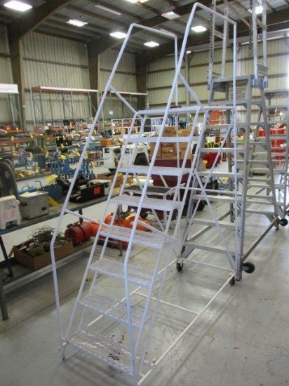 8' ROLL AROUND MAINTENANCE/INV LADDER