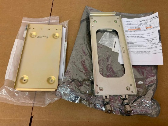 RT-5000 MOUNTING TRAY 300-316605-01 & COLLINS MOUNTING TRAY 628-6492-002 (NEW)