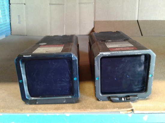 HONEYWELL ED-600 DISPLAYS 7003430-902 (BOTH NEED REPAIR / UNSERVICEABLE TAGS)