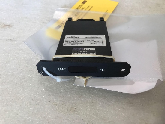 OUTSIDE AIR TEMP INDICATOR 634-91R3077/704A47231013 (REPAIRED)