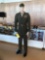 MANNEQUIN WITH USMC OFFICERS GREEN UNIFORM (LTCOL), GARRISON HAT, ENSIGNIA & SHOES