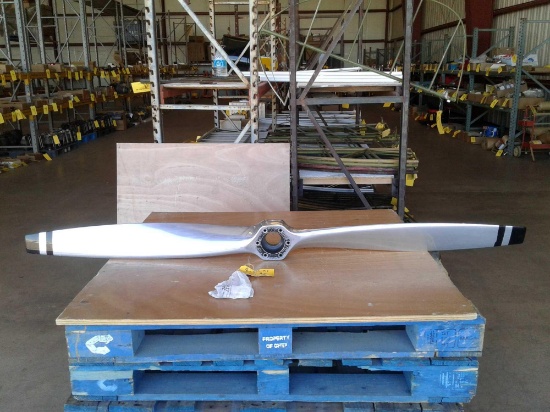 MCCAULEY 72" FIXED PITCH PROPELLER CM7140